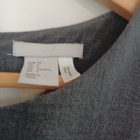 H&M Sheath Dress Womens Size 4 Grey Pencil Sleevless Knee Length Corpcore - Picture 9 of 10
